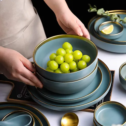 Vista 5 de Plato de cerámica moderno con borde dorado de alta calidad, plato de porcelana elegante para restaurante, juego de platos de cerámica aptos