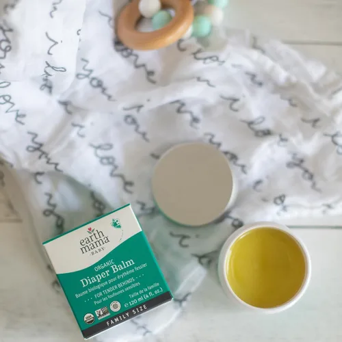 Vista 8 de Earth Mama Bálsamo de pañales orgánico multiusos para bebés Verificado por EWG, sin petróleo ni fragancia con caléndula para pieles sensibles