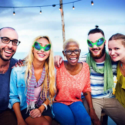 Vista 7 de Bememo 6 lentes de sol de plástico verde para adultos y niños, regalos de fiesta