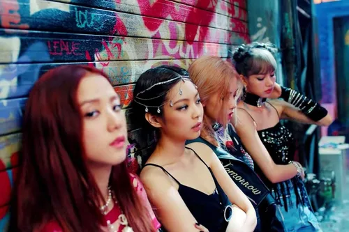 Vista 4 de Blackpink - Mata a este amor 2 mini álbum negro Ver. CD+1p pósterOn+52p PhotoBook+16p Photo Zine+10p libro de letras de acordeón + 4p PhotoCard+1p