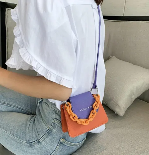 Vista 5 de Mini bolso cruzado con cadena chic