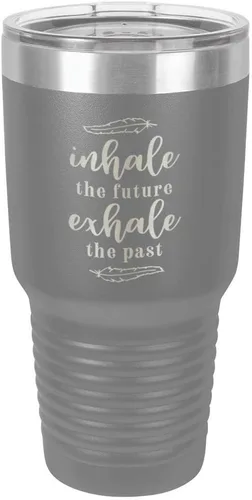 Vista 12 de INHALE EL FUTURO EXHALE EL PASTO Grabado 30 oz Vaso con paja y tapa superior deslizante de acero inoxidable taza de viaje de acero inoxidable 's