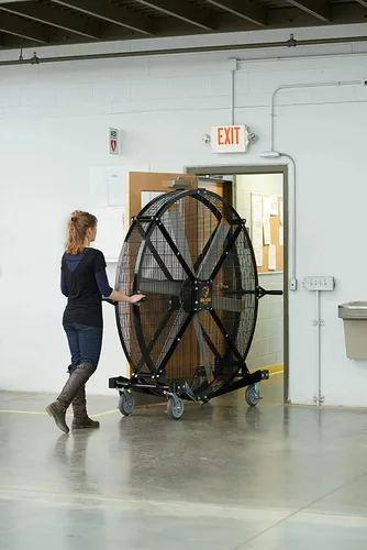 Vista 7 de Big Ass Fans - Black Jack, ventilador móvil de 6 pies para interiores y exteriores con ruedas, control de velocidad variable a bordo, jaula de acero