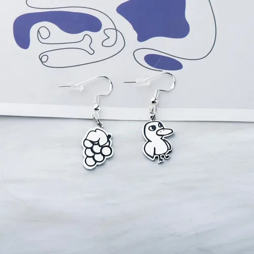 Vista 3 de OKEYCH Regalos inspirados en los años 90, divertidos aretes de pato para la nostalgia, joyería para cosplay