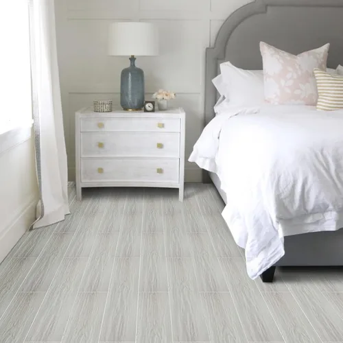 Vista 2 de Azulejos de suelo para despegar y pegar, suelo de tablones de vinilo blanco (Ash White)