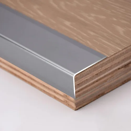 Vista 2 de IBOWZ Protector de nariz de escalera, borde de escalera, tiras de perfil de transición de piso para tablero de madera de vinilo, barra de moldeo