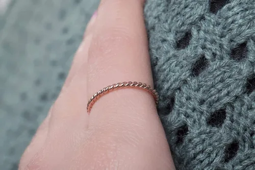 Vista 5 de Anillo de hilo de cuerda para mujer en oro macizo 9K, 14K y 18K, anillo trenzado, banda de cuerda fina simple, banda de cuerda giratoria, alianza