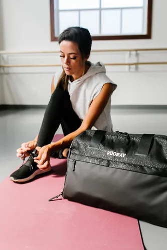 Vista 4 de Vooray 25L Trainer Duffel Water Resistant & Lightweight for Gym, Work, Travel