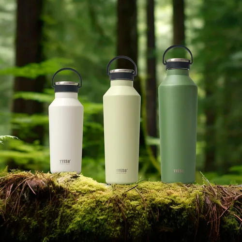 Vista 9 de TYESO Botella de agua de acero inoxidable aislada al vacío, botella de agua aislada con asa de transporte de silicona suave (verde, 25 onzas)
