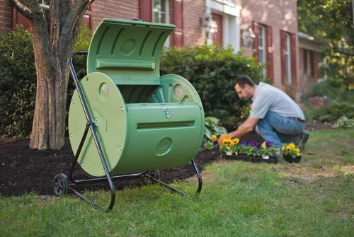 Vista 2 de Mantis – Compostador rotatorio ct08002 – Engineered para hacer compost rápido – Holds 37 galones – Funda para rollos directa al jardín