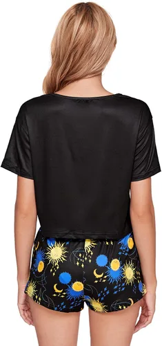 Vista 4 de SweatyRocks Conjunto de pijama de manga corta con estampado gráfico y pantalones cortos para mujer