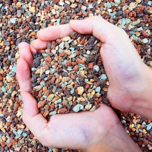 Vista 2 de Mezcla de piedras de lava de 12 libras para plantas, tierra