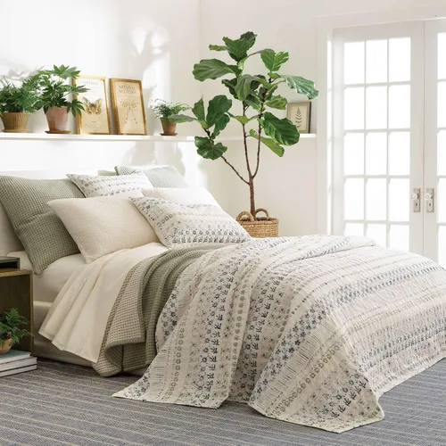 Vista 2 de Pine Cone Hill Funda de almohadón de Hawthorn de tamaño estándar, neutro, patrón floral gris/marfil