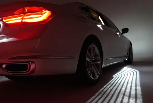 Vista 5 de iJDMTOY luz de bienvenida con alas de ángel estilo Bimmer, micro-óptica LED, luz de alfombra, ajuste universal compatible con cualquier auto, SUV