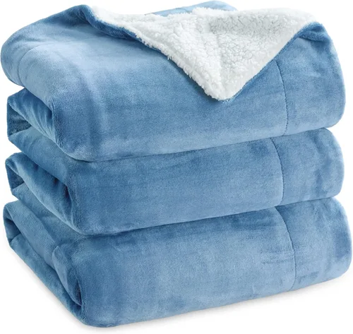 Vista 48 de Bedsure GentleSoft - Manta de forro polar Sherpa para sofá, manta de Navidad gruesa y cálida para invierno, manta de felpa suave y esponjosa como