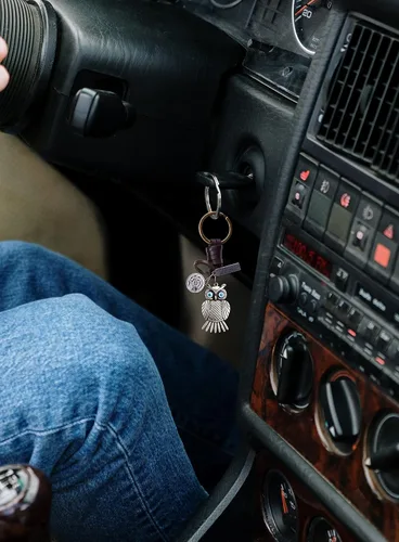 Vista 8 de AuPra Llavero con diseño de pájaro, regalo para mujeres y hombres, de cuero, con diseño de búho, para el hogar, puerta de coche, llavero para niña