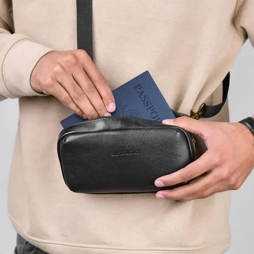 Vista 8 de RSAquar Soporte para pasaporte para mujeres y hombres, de piel sintética de alta calidad, cartera de pasaporte de viaje, con bloqueo RFID, cubierta