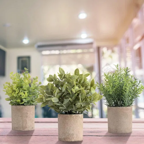 Vista 4 de homEdge Mini eucalipto artificial en maceta, 3 paquetes de plantas de plástico artificial con maceta para el hogar, decoración de escritorio