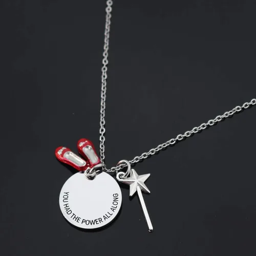 Vista 4 de Eilygen Regalo inspirador de mago de Oz Collar You had the Power all Along rojo rubí con colgante de pantuflas de regalo para ella, Metal