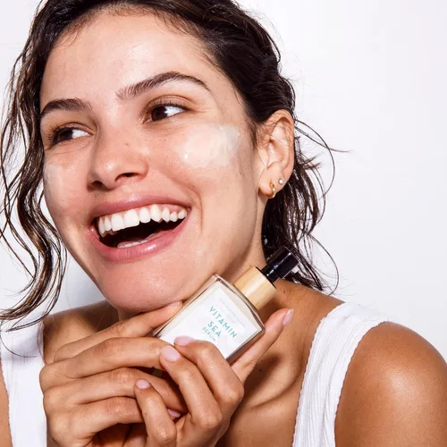 Vista 6 de Suero facial con vitamina C para una piel brillante Suero iluminador de vitamina C rejuvenecedor con aceites orgánicos hidratantes, antioxidante