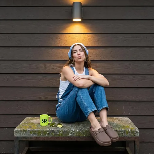 Vista 8 de CUSHIONAIRE Zuecos Fable Cloud Recovery para mujer con +Comfort Marrón