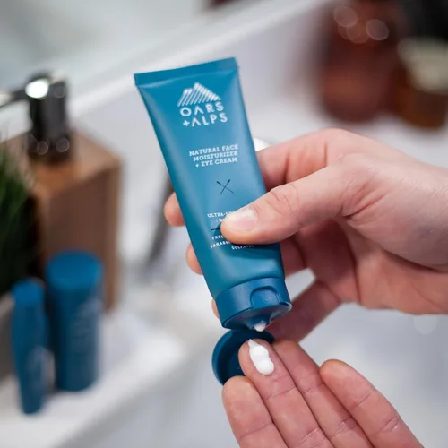 Vista 8 de Oars + Alps Kit de cuidado de la piel para hombres, el juego de regalo incluye lavado facial, rodillo de ojos e hidratante, vegano y sin gluten