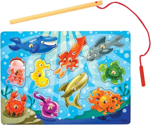 Vista 4 de Melissa & Doug - Juego de pesca magnético de madera y rompecabezas con imanes de animales marinos de madera