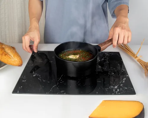 Vista 6 de Tabla de cortar de vidrio Kitchenville 16"x12": Protector de encimera de vidrio templado para la cocina - Duradero - Resistente a los arañazos