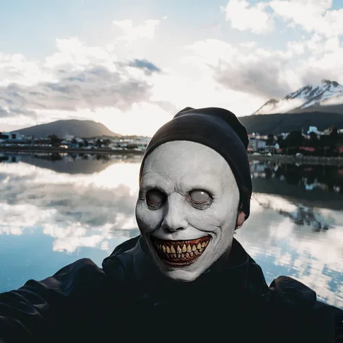 Vista 3 de Creepy Halloween Mask,Smiling Demon Scary Adults Masks Costume Creepy Cosplay Huanted House Props Halloween Party