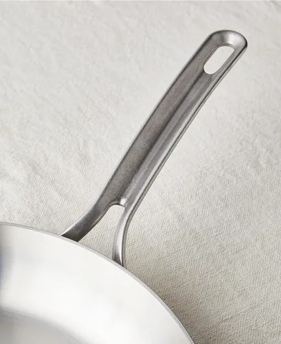 Vista 4 de GreenPan X Food 52 Five-Two Essentials, sartén de acero inoxidable de tres capas de 4 cuartos con tapa, sin PFAS, revestimiento múltiple, inducción
