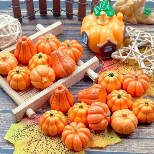 Vista 4 de Suartus Mini calabazas de Halloween, figuras de calabazas en miniatura, 40 piezas de resina, pequeñas decoraciones de calabaza, calabaza pequeña a