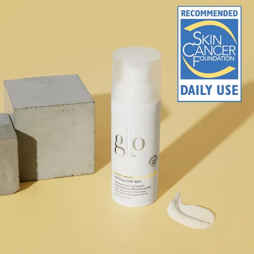 Vista 2 de Glo Skin Beauty SPF 40+ sin aceite, 1.7 onzas líquidas, protector solar mineral para cara con óxido de zinc, hidratante facial hidratante con ácido