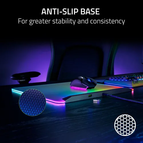 Vista 7 de Razer Firefly V2 Pro Fully Illuminated RGB Gaming Mouse Mat: Backlit Design - 15 Zone Chroma Lighting - USB 2.0 Port - Detachable USB Type C Cable