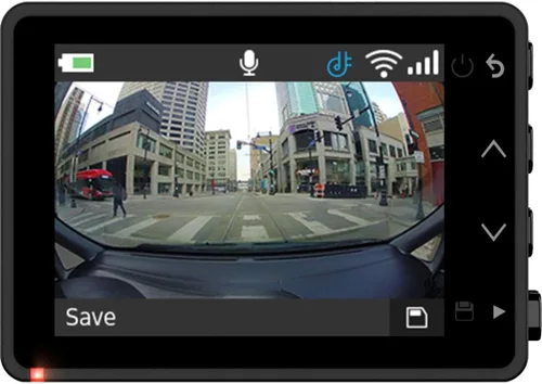 Vista 2 de Garmin Dash Cam 67W, 1440p y campo de visión extra ancho de 180 grados, monitorea tu vehículo mientras estás lejos con nuevas funciones conectadas