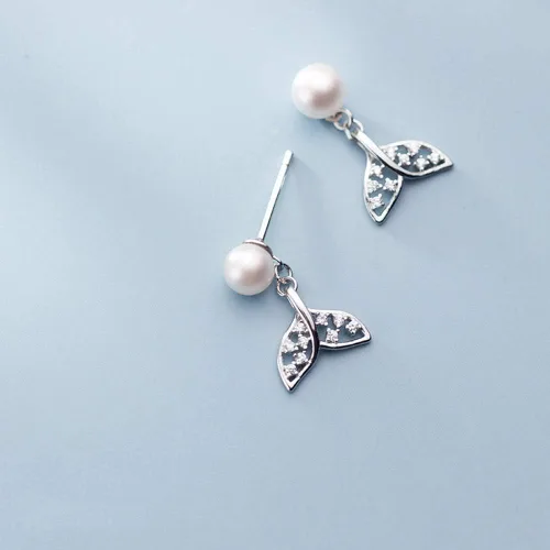 Vista 4 de Pendientes de tuerca de perlas de cola de sirena de plata de ley para mujeres y niñas con cristales de circonita cúbica delicada para bodas