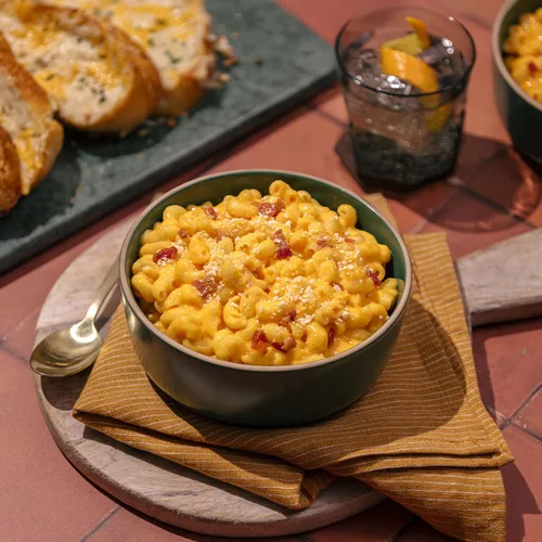 Vista 2 de Daiya Macarrones con queso cheddar añejo, sin lácteos, sin gluten, pasta de arroz vegana a base de plantas, 5.5 onzas (paquete de 12)