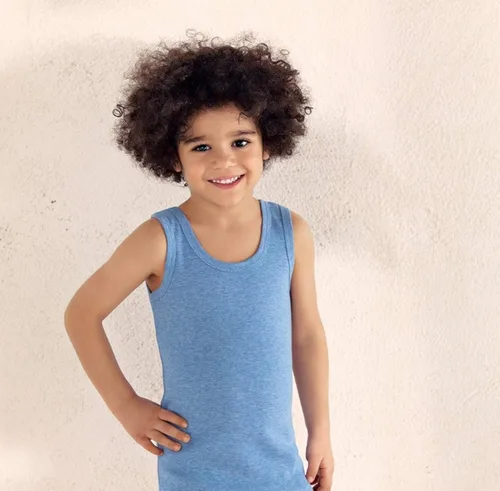Vista 2 de Brix Camisetas sin mangas para niños pequeños Paquete de 4 camisas de algodón cómodas para niños pequeños.
