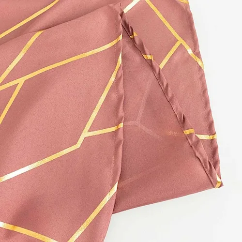 Vista 5 de Balsa Circle Mantel redondo de poliéster con diseño geométrico metálico de 120 pulgadas, color canela y oro rosa Rosa canela