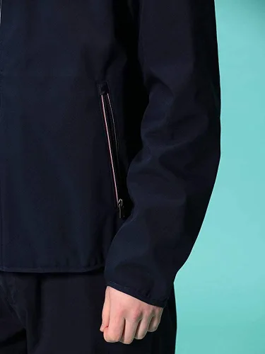 Vista 4 de Tommy Hilfiger Chaqueta Softshell ligera resistente al agua transpirable con capucha para hombre, Negro