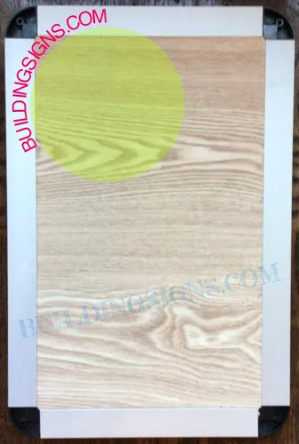 Vista 2 de Tablón de anuncios de corcho para uso en interiores con puerta de bloqueo (8.5 x 14), marco plateado para tablón de anuncios con llave