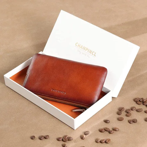 Vista 5 de Cartera de cuero genuino con cremallera para hombre. Hay 6 tarjetas bancarias dentro de la bolsa del teléfono móvil y 1 ranura para tarjetas