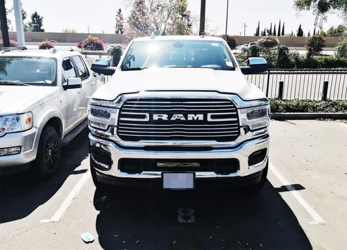Vista 8 de iJDMTOY Barra de luz LED de 20 pulgadas para montaje en rejilla inferior compatible con Dodge RAM 2500 3500 2020 en adelante, incluye barra de luz