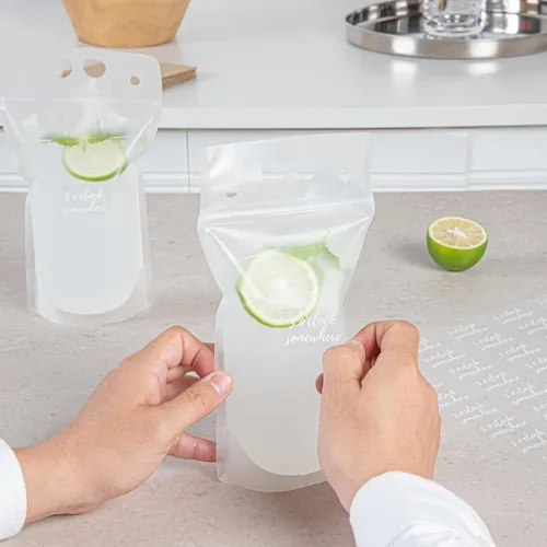 Vista 5 de Restaurantware - Etiquetas para botellas de jugo en algún lugar de 1.9 x 1 pulgada, 100 etiquetas autoadhesivas para botellas, resistentes a