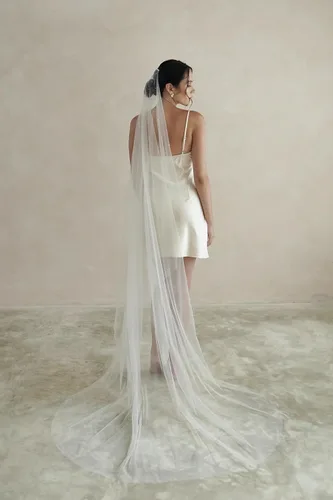 Vista 5 de Passat Velo de novia de cristales austriacos para novias, velo de novia corto de marfil con diamantes de imitación para novia
