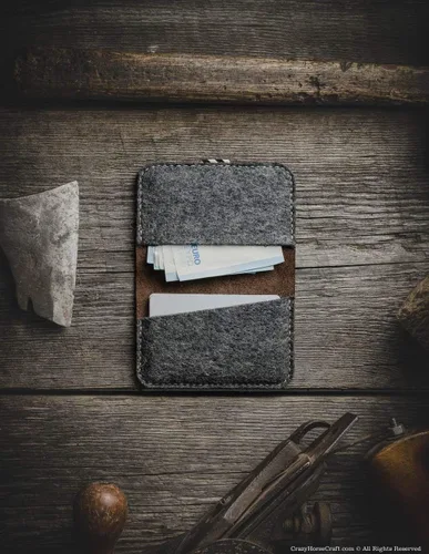 Vista 14 de Crazy Horse Craft Personalized Leather Card Holder, Business Card Case Felt Alpine Green