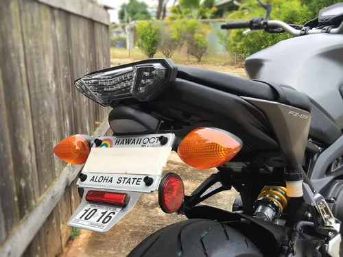 Vista 9 de Eliminador de guardabarros/Tail Tidy para Yamaha FZ-09 / MT-09 - Versión de luz de matrícula OEM