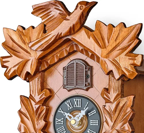 Vista 9 de TIMEGEAR Reloj de cuco pequeño con modo nocturno, pájaro tallado a mano y péndulo oscilante (cereza)