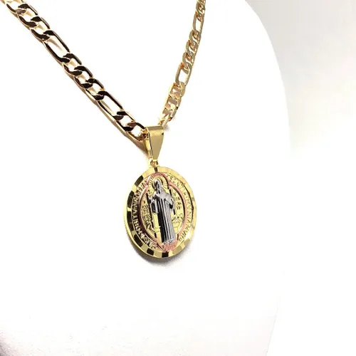 Vista 2 de Collar tricolor de San Benito Medalla Cadena Oro Laminado 26