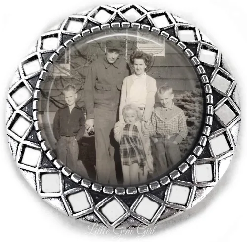 Vista 8 de 1 broche redondo de metal plateado u oro personalizado para fotos disponible en 6 estilos Pin de Boutonniere para recuerdo de boda, unisex
