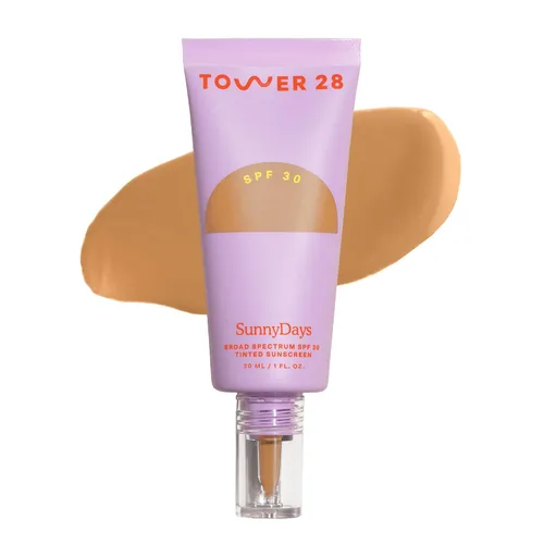 Vista 14 de Tower 28 Base de maquillaje con SPF 30, protector solar tintado SunnyDays 05 FAIRFAX